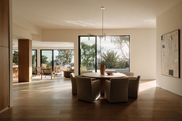 Теплый современный дизайн одноэтажной виллы на холме в Калифорнии Теплый современный дизайн одноэтажной виллы на холме в Калифорнии