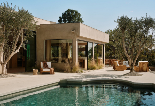 Теплый современный дизайн одноэтажной виллы на холме в Калифорнии Теплый современный дизайн одноэтажной виллы на холме в Калифорнии