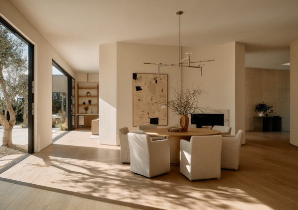 Теплый современный дизайн одноэтажной виллы на холме в Калифорнии Теплый современный дизайн одноэтажной виллы на холме в Калифорнии