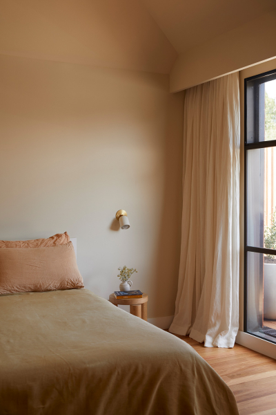 Тёплый современный интерьер одноэтажного дома в Мельбурне Тёплый современный интерьер одноэтажного дома в Мельбурне