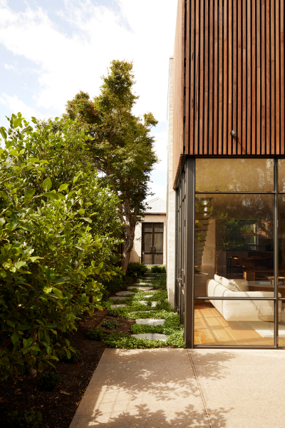 Тёплый современный интерьер одноэтажного дома в Мельбурне Тёплый современный интерьер одноэтажного дома в Мельбурне