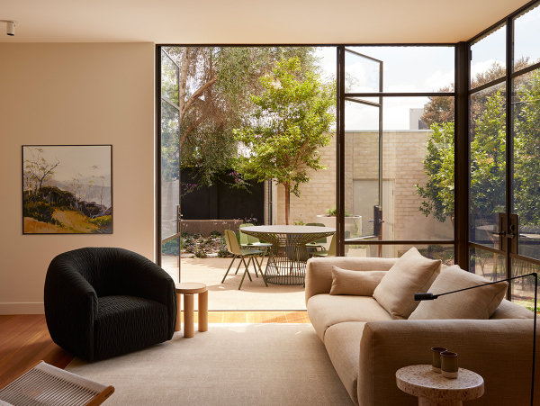 Тёплый современный интерьер одноэтажного дома в Мельбурне Тёплый современный интерьер одноэтажного дома в Мельбурне