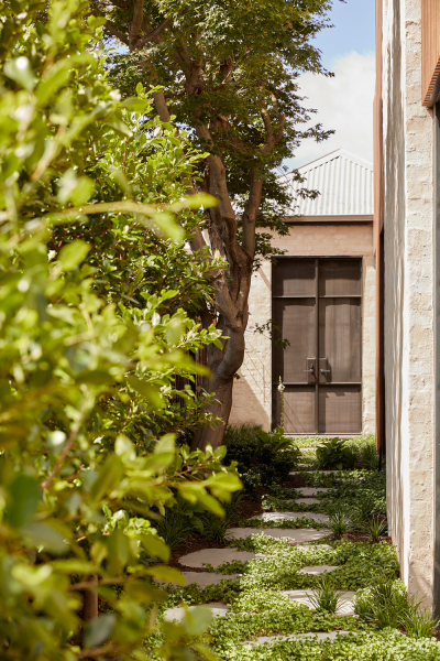 Тёплый современный интерьер одноэтажного дома в Мельбурне Тёплый современный интерьер одноэтажного дома в Мельбурне