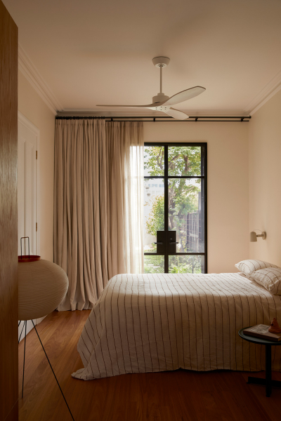 Тёплый современный интерьер одноэтажного дома в Мельбурне Тёплый современный интерьер одноэтажного дома в Мельбурне