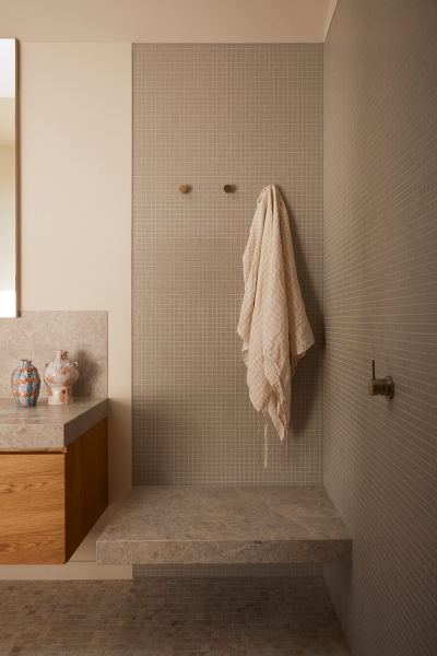 Тёплый современный интерьер одноэтажного дома в Мельбурне Тёплый современный интерьер одноэтажного дома в Мельбурне