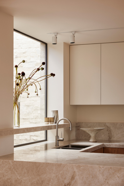 Тёплый современный интерьер одноэтажного дома в Мельбурне Тёплый современный интерьер одноэтажного дома в Мельбурне