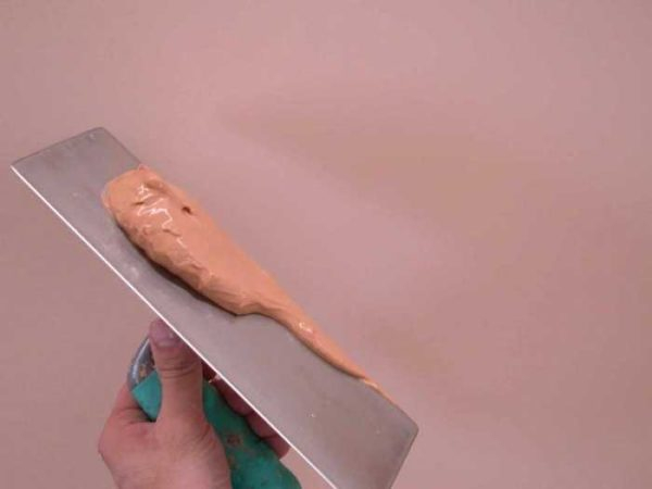 Как нанести венецианскую мраморную штукатурку своими руками Как нанести венецианскую мраморную штукатурку своими руками