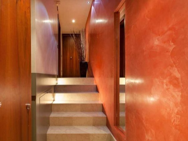 Как нанести венецианскую мраморную штукатурку своими руками Как нанести венецианскую мраморную штукатурку своими руками