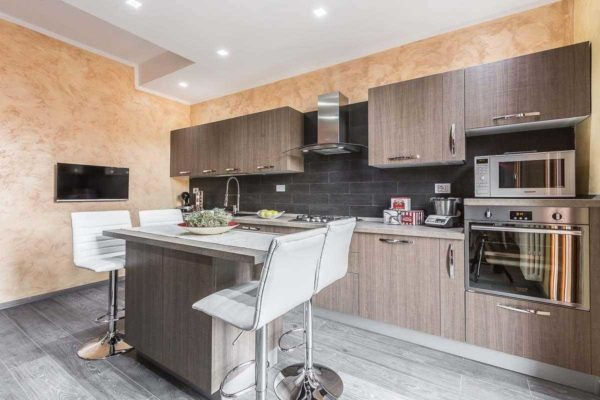 Как нанести венецианскую мраморную штукатурку своими руками Как нанести венецианскую мраморную штукатурку своими руками