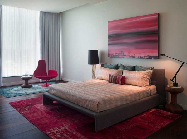 С чем и как сочетать цвет фуксия при оформлении интерьера С чем и как сочетать цвет фуксия при оформлении интерьера