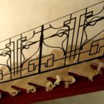 Лестничные перила наружные и внутренние для дома и дачи