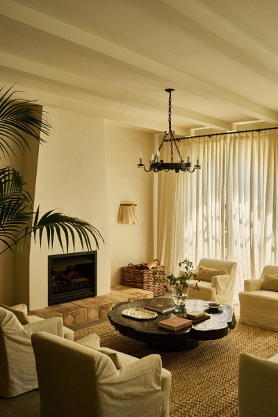 Испанское влияние и экзотические растения в дизайне виллы декоратора в Сиднее