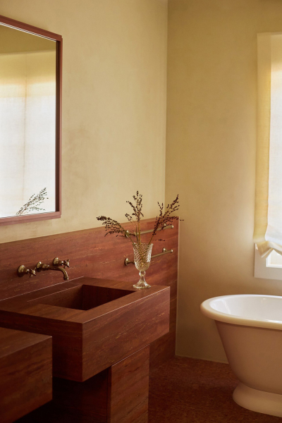 Испанское влияние и экзотические растения в дизайне виллы декоратора в Сиднее