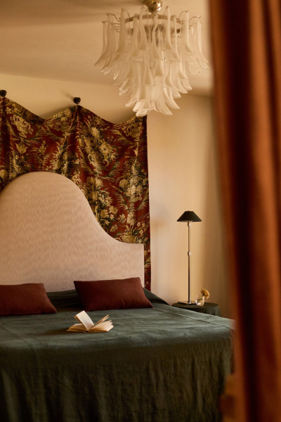 Испанское влияние и экзотические растения в дизайне виллы декоратора в Сиднее