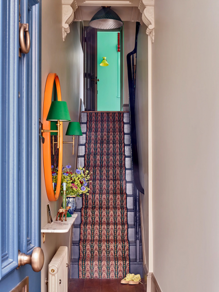 Яркие краски вернули к жизни этот старинный таунхаус в Лондоне Яркие краски вернули к жизни этот старинный таунхаус в Лондоне