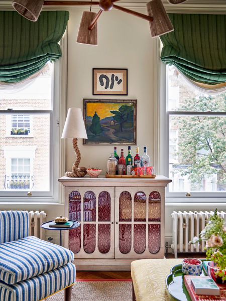 Яркие краски вернули к жизни этот старинный таунхаус в Лондоне Яркие краски вернули к жизни этот старинный таунхаус в Лондоне