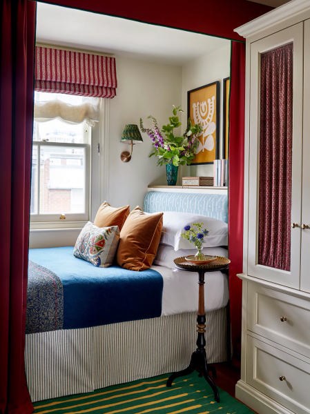 Яркие краски вернули к жизни этот старинный таунхаус в Лондоне Яркие краски вернули к жизни этот старинный таунхаус в Лондоне