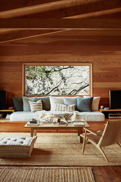 Красота и уют натурального дерева в дизайне дома у озера в Канаде Красота и уют натурального дерева в дизайне дома у озера в Канаде