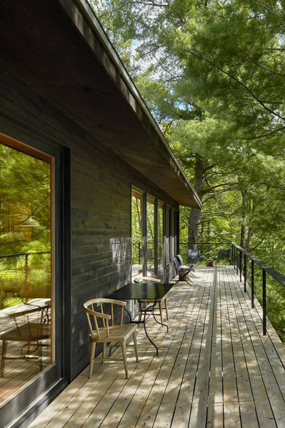 Красота и уют натурального дерева в дизайне дома у озера в Канаде Красота и уют натурального дерева в дизайне дома у озера в Канаде