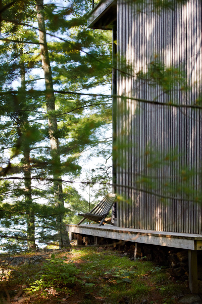 Красота и уют натурального дерева в дизайне дома у озера в Канаде Красота и уют натурального дерева в дизайне дома у озера в Канаде