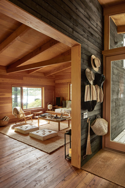 Красота и уют натурального дерева в дизайне дома у озера в Канаде Красота и уют натурального дерева в дизайне дома у озера в Канаде