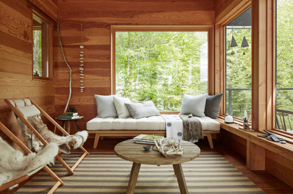 Красота и уют натурального дерева в дизайне дома у озера в Канаде Красота и уют натурального дерева в дизайне дома у озера в Канаде