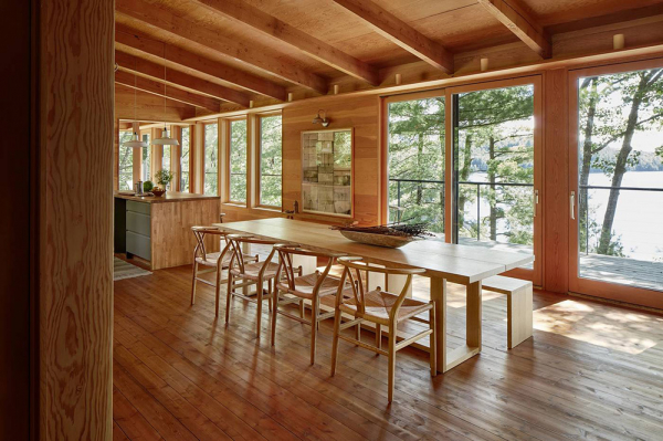 Красота и уют натурального дерева в дизайне дома у озера в Канаде Красота и уют натурального дерева в дизайне дома у озера в Канаде