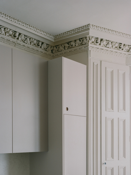 Минимализм с лепниной: дом в Эдинбурге