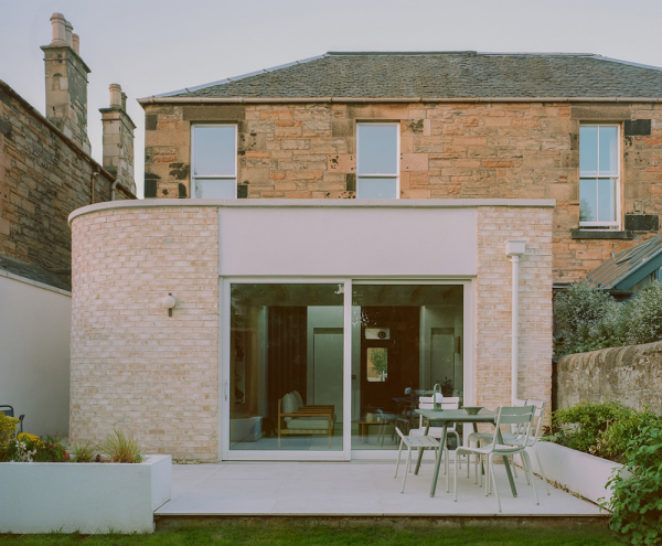 Минимализм с лепниной: дом в Эдинбурге