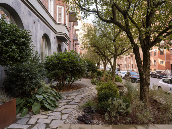 Скандинавский бохо: небольшая квартира с кирпичной стеной в Гетеборге (55 кв. м) Скандинавский бохо: небольшая квартира с кирпичной стеной в Гетеборге (55 кв. м)