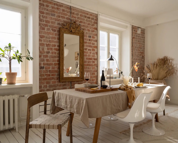 Скандинавский бохо: небольшая квартира с кирпичной стеной в Гетеборге (55 кв. м) Скандинавский бохо: небольшая квартира с кирпичной стеной в Гетеборге (55 кв. м)