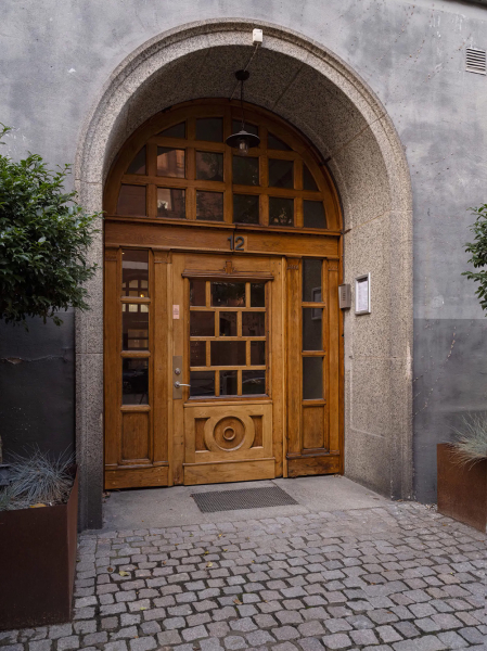 Скандинавский бохо: небольшая квартира с кирпичной стеной в Гетеборге (55 кв. м) Скандинавский бохо: небольшая квартира с кирпичной стеной в Гетеборге (55 кв. м)