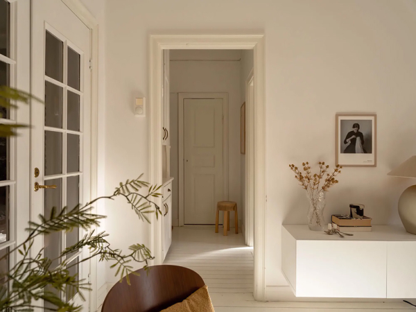 Скандинавский бохо: небольшая квартира с кирпичной стеной в Гетеборге (55 кв. м) Скандинавский бохо: небольшая квартира с кирпичной стеной в Гетеборге (55 кв. м)