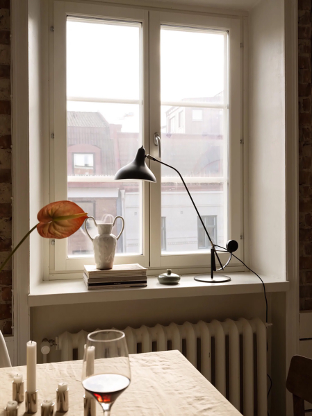 Скандинавский бохо: небольшая квартира с кирпичной стеной в Гетеборге (55 кв. м) Скандинавский бохо: небольшая квартира с кирпичной стеной в Гетеборге (55 кв. м)