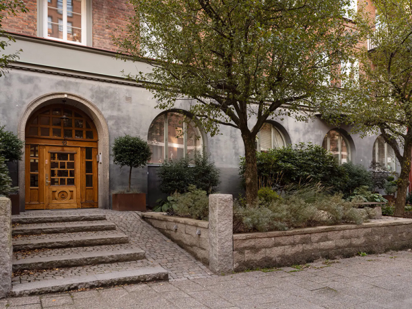 Скандинавский бохо: небольшая квартира с кирпичной стеной в Гетеборге (55 кв. м) Скандинавский бохо: небольшая квартира с кирпичной стеной в Гетеборге (55 кв. м)