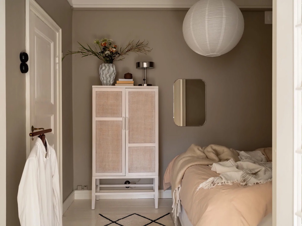 Скандинавский бохо: небольшая квартира с кирпичной стеной в Гетеборге (55 кв. м) Скандинавский бохо: небольшая квартира с кирпичной стеной в Гетеборге (55 кв. м)