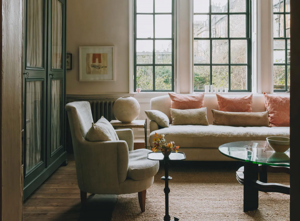 Спокойный и умиротворяющий интерьер старинного дома дизайнера красок в Бате Спокойный и умиротворяющий интерьер старинного дома дизайнера красок в Бате