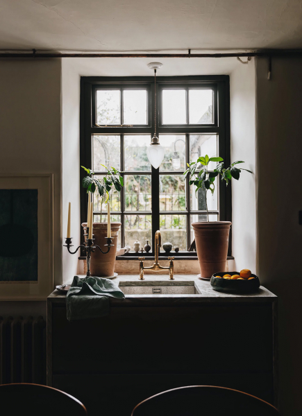 Спокойный и умиротворяющий интерьер старинного дома дизайнера красок в Бате Спокойный и умиротворяющий интерьер старинного дома дизайнера красок в Бате