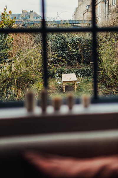 Спокойный и умиротворяющий интерьер старинного дома дизайнера красок в Бате Спокойный и умиротворяющий интерьер старинного дома дизайнера красок в Бате