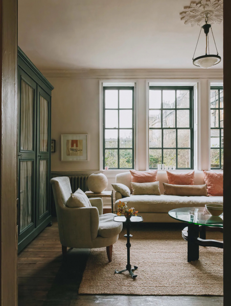 Спокойный и умиротворяющий интерьер старинного дома дизайнера красок в Бате Спокойный и умиротворяющий интерьер старинного дома дизайнера красок в Бате