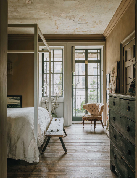 Спокойный и умиротворяющий интерьер старинного дома дизайнера красок в Бате Спокойный и умиротворяющий интерьер старинного дома дизайнера красок в Бате