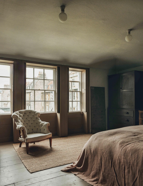 Спокойный и умиротворяющий интерьер старинного дома дизайнера красок в Бате Спокойный и умиротворяющий интерьер старинного дома дизайнера красок в Бате