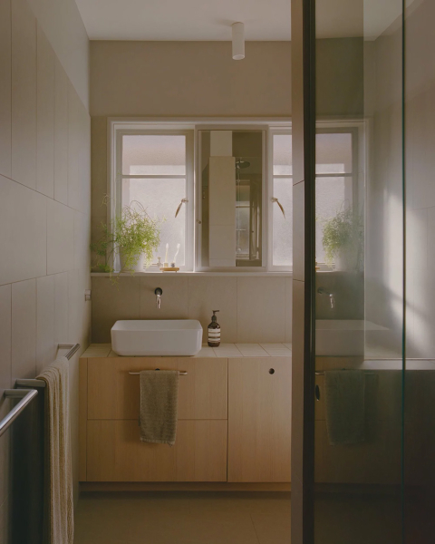 Стильный дизайн и перепад уровней пола: обновление старого бунгало в Мельбурне Стильный дизайн и перепад уровней пола: обновление старого бунгало в Мельбурне