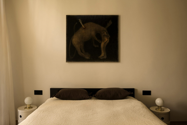 Строгий элегантный дизайн небольшой квартиры в модернистском доме в Варшаве (55 кв. м)