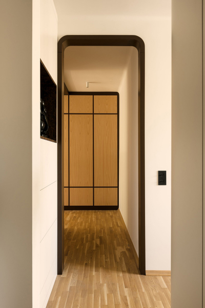 Строгий элегантный дизайн небольшой квартиры в модернистском доме в Варшаве (55 кв. м)