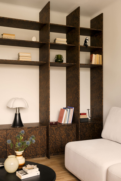 Строгий элегантный дизайн небольшой квартиры в модернистском доме в Варшаве (55 кв. м)