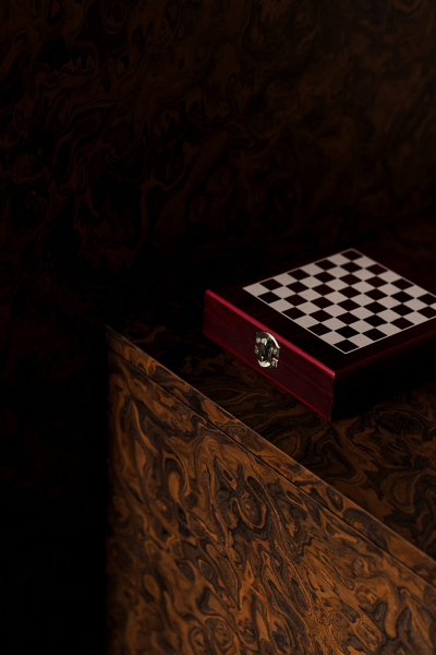 Строгий элегантный дизайн небольшой квартиры в модернистском доме в Варшаве (55 кв. м)