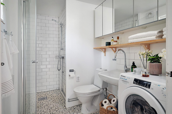 Светлая дача на месте конюшни 19 века в Швеции