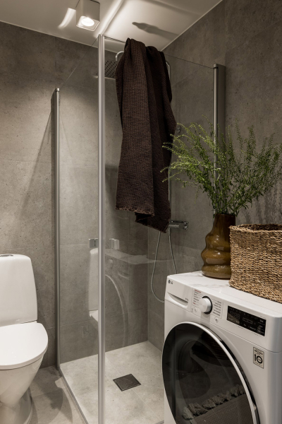 У всех на виду: маленькая квартира со стеклянными стенами в Стокгольме (34 кв. м)