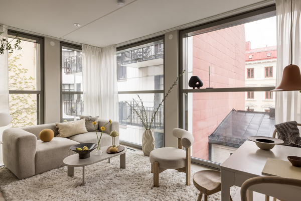 У всех на виду: маленькая квартира со стеклянными стенами в Стокгольме (34 кв. м)